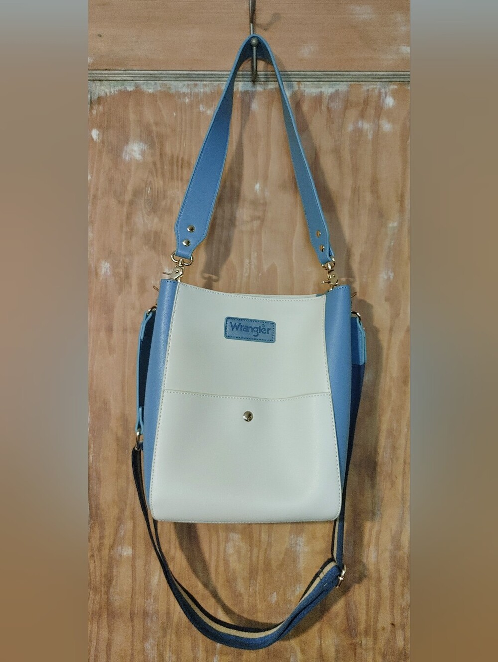Wrangler by Montana West Guitar Strap Crossbody Bag - Cream & Baby Blue NWOT 🩵